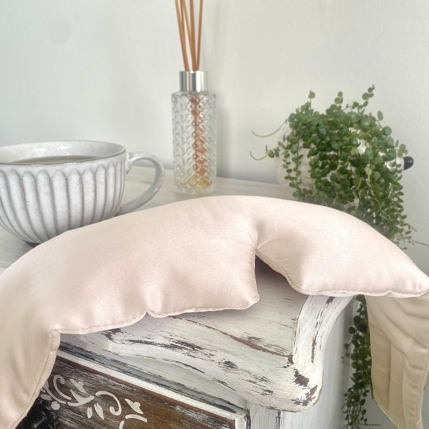 3D Silk Sleep Eye Mask | The Silk Grove™ - Champagne